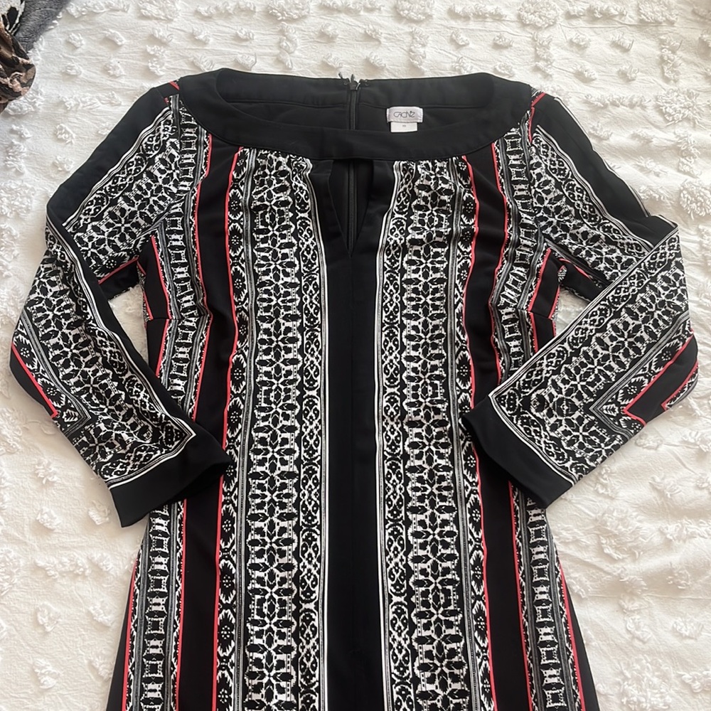 Cache dress - Picture 2 of 3